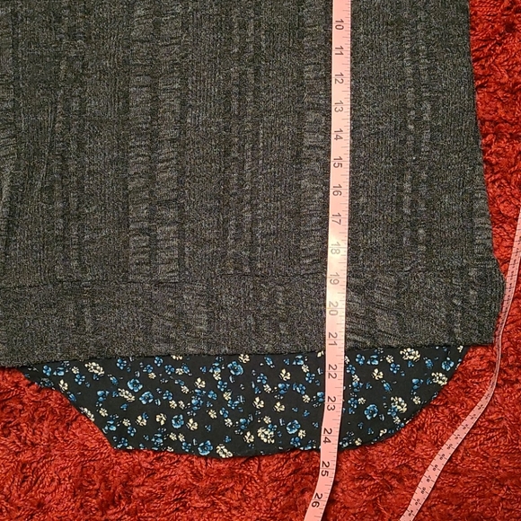 Sweater - Picture 6 of 7